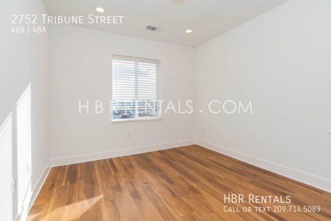 Building Photo - 2752 Tribune St