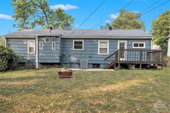 Building Photo - 1005 W 90th Terrace