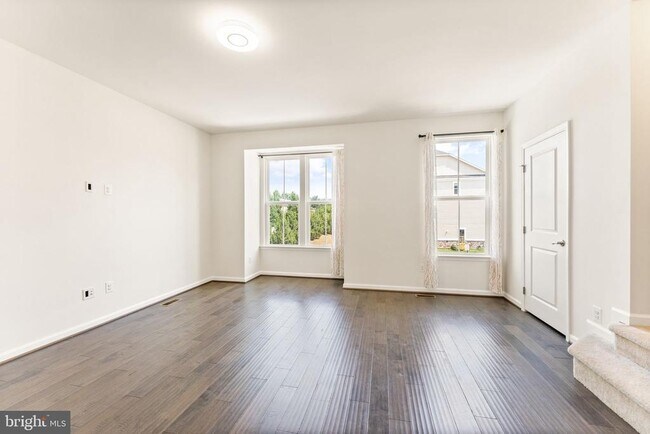 Building Photo - 41715 McMonagle Square