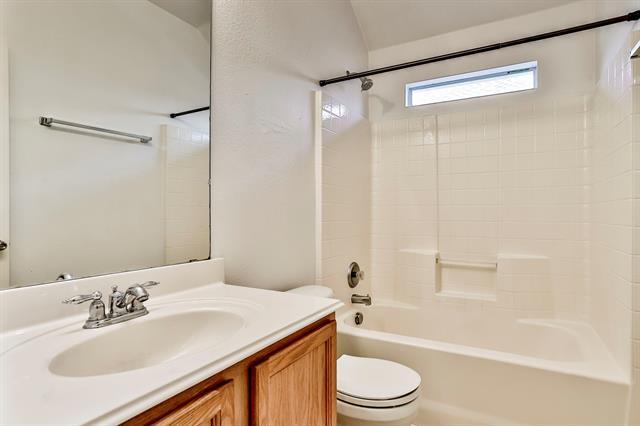Building Photo - 2853 Cascade Cove Dr