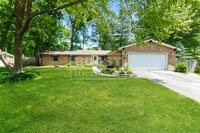 Building Photo - 4 Bed 2 and a Half Bath Single Family Home!
