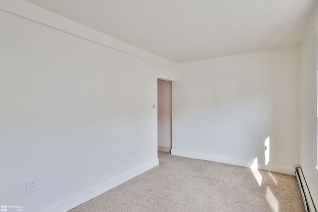 Building Photo - 50 W Catawissa St