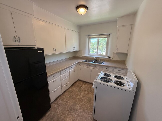 Interior Photo - 801 South Adams Street