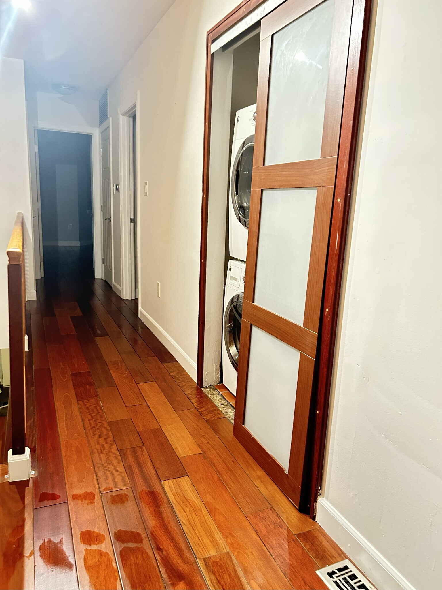 2 Level - Washer/Dryer - 118 Bates St NW