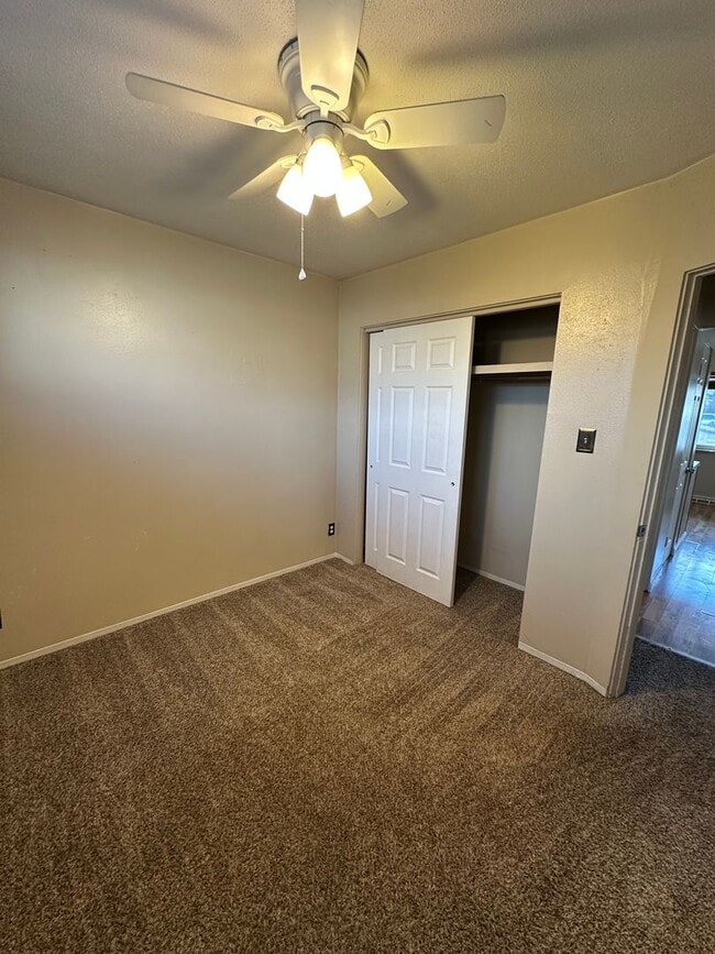 Building Photo - KM1517