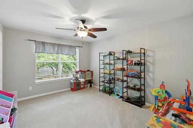 Building Photo - 33 Oak Forrest Cir