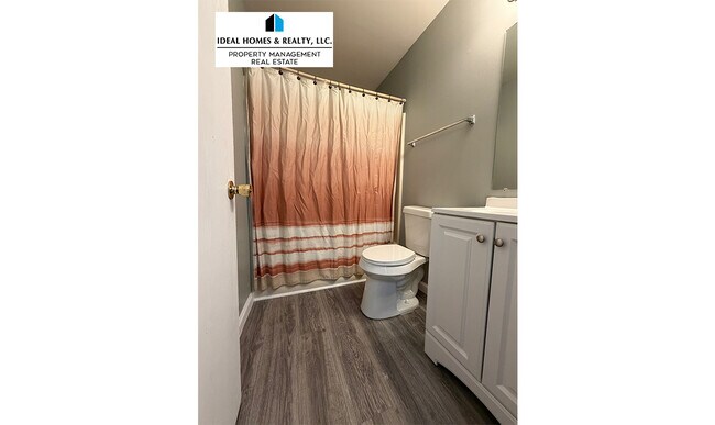 Building Photo - 5466 Country Hearth Ln