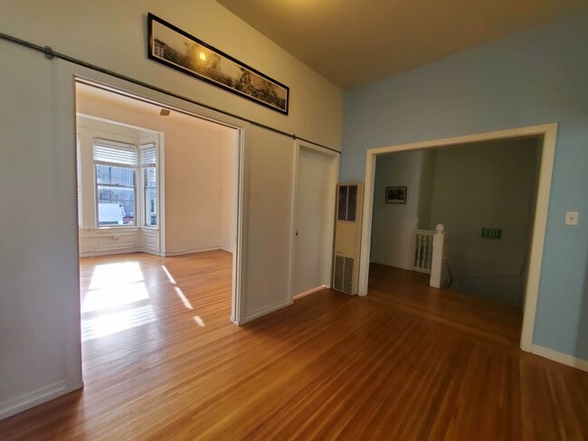 Primary Photo - 2208 Union St