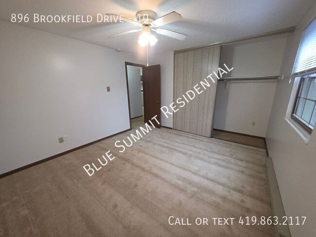 Building Photo - 896 Brookfield Dr