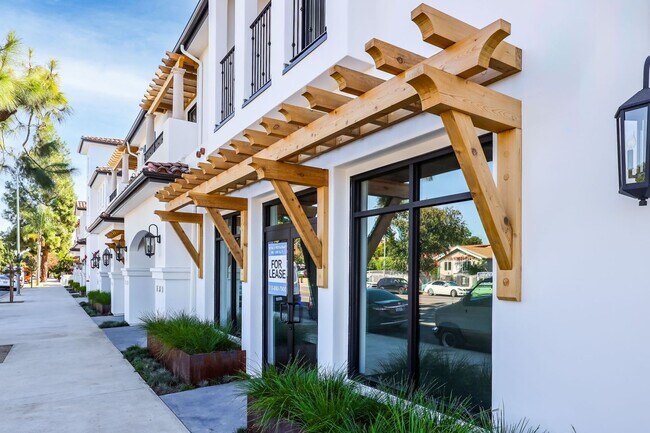 Interior Photo - MODERNO La Granada Northridge