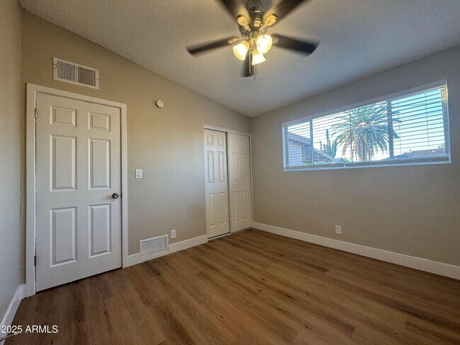 Building Photo - 2020 E Arbor Ave