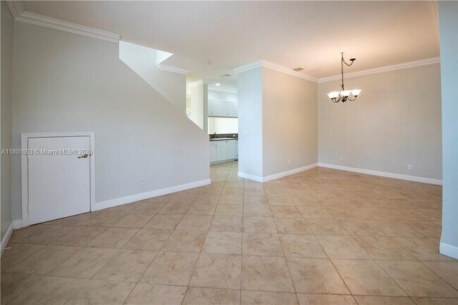 Building Photo - 3371 Lakeside Dr