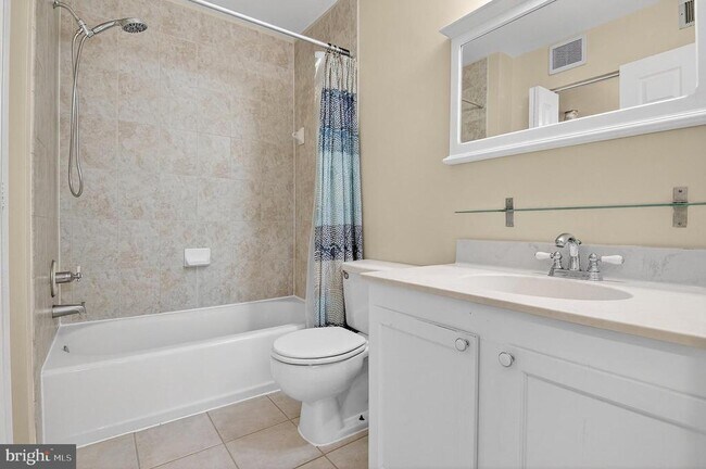 Building Photo - 7753 Inversham Dr