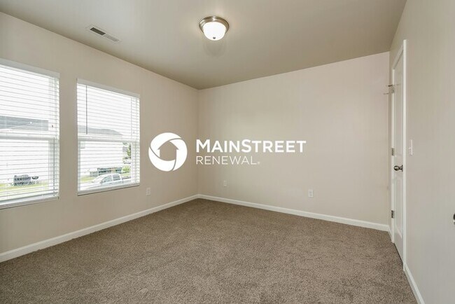 Building Photo - 4 Bedroom Pet-Friendly Home in Greensboro, NC with Main Street Renewal