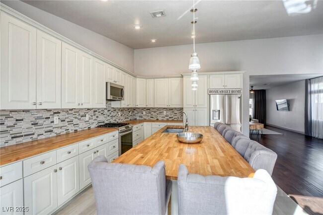 Building Photo - 1793 Clear River Falls Ln