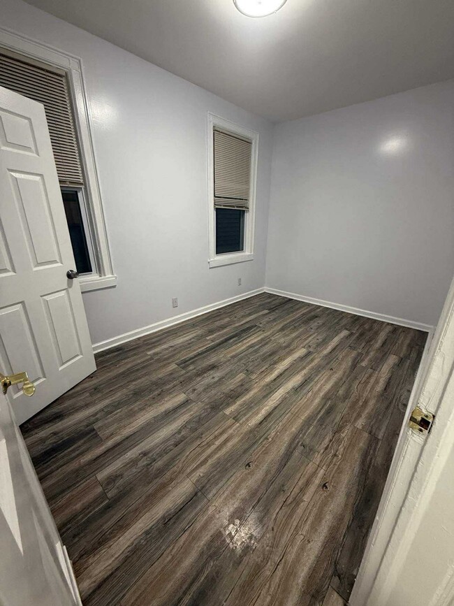 Building Photo - 225 McAdoo Ave