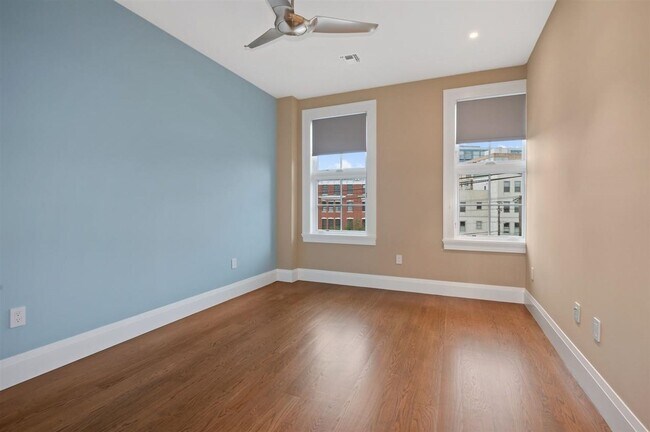 Building Photo - 16 Bright St