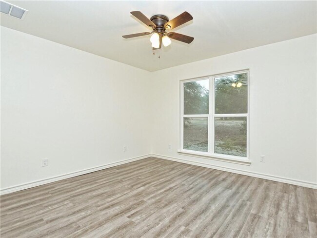 Building Photo - 208 Sendero Cove