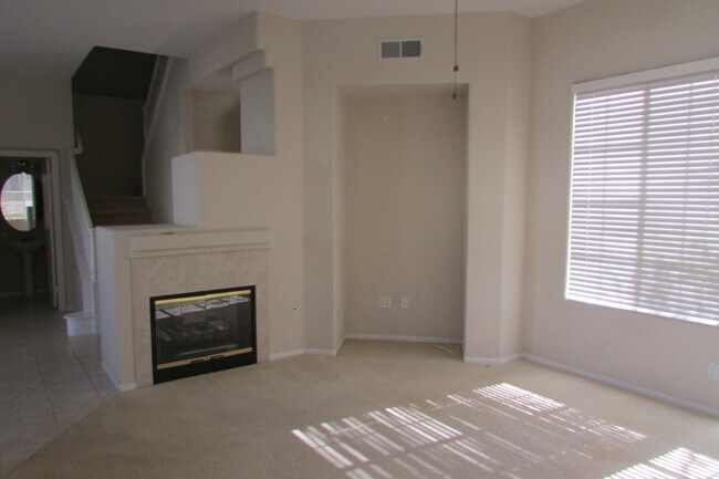 Building Photo - Coming Soon....Lovely 3 Bedroom in Carlsbad