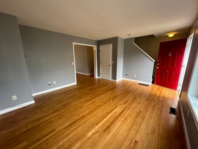 Building Photo - 47 Bower St