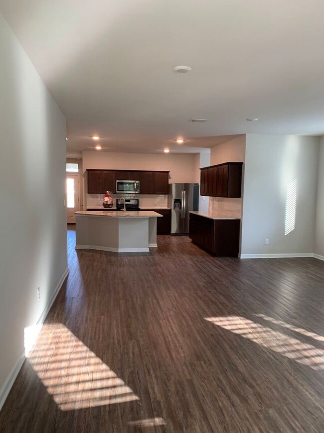 Building Photo - 7601 Trailview Dr