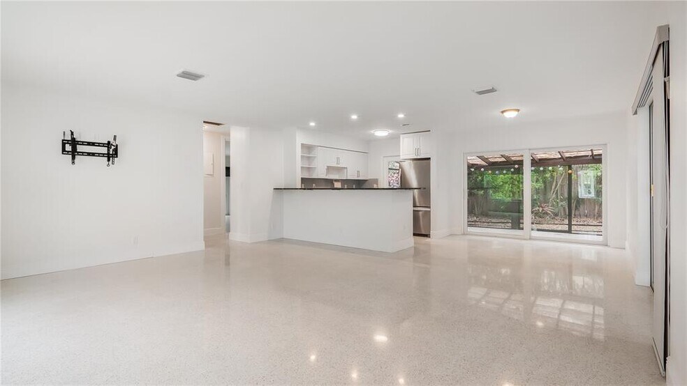 Building Photo - 4512 Seagrape Dr