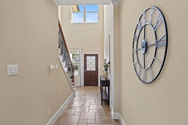 Building Photo - 2211 Silverbonnet St