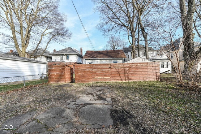 Building Photo - 3458 N Kenwood Ave
