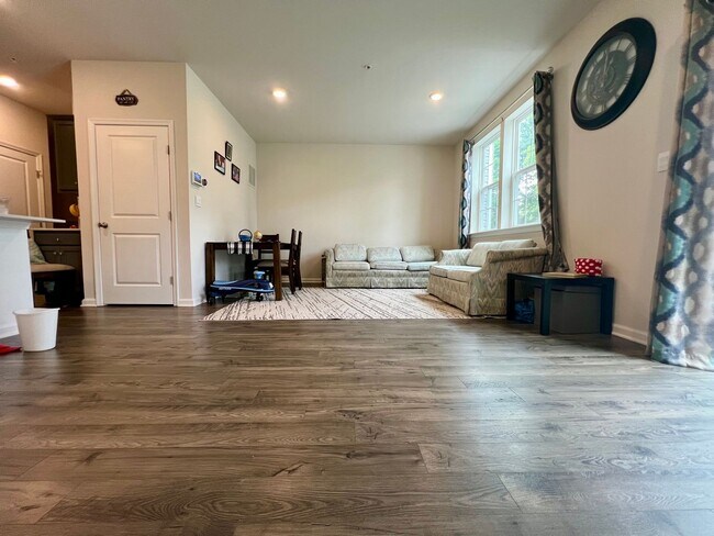 Building Photo - Stunning 4-Bed Townhome in Quakertown! Available NOW!