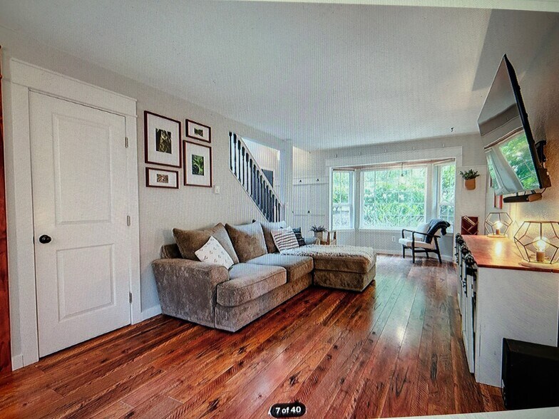 Building Photo - 7841 Egret Dr SE