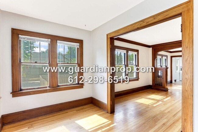 Building Photo - House Available August 1, HW Floors & Buil...