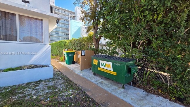 Building Photo - 7629 Dickens Ave