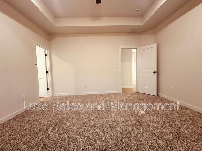 Building Photo - 8229 NW 163rd Ter