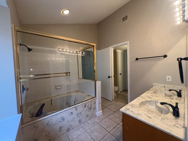 Building Photo - Ready to go in Duncanville 3-2-2 home