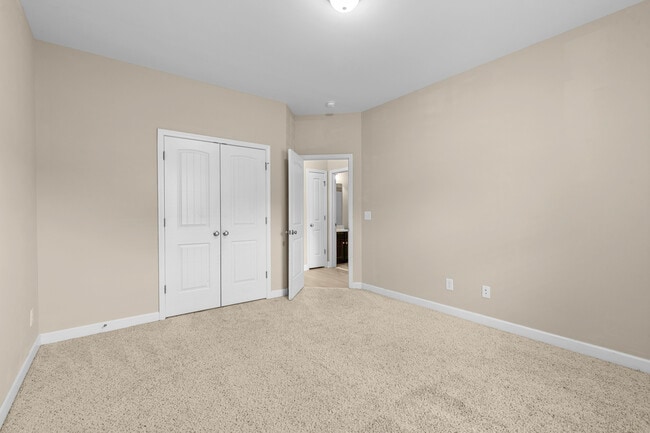 Building Photo - 518 New Hanover Trl