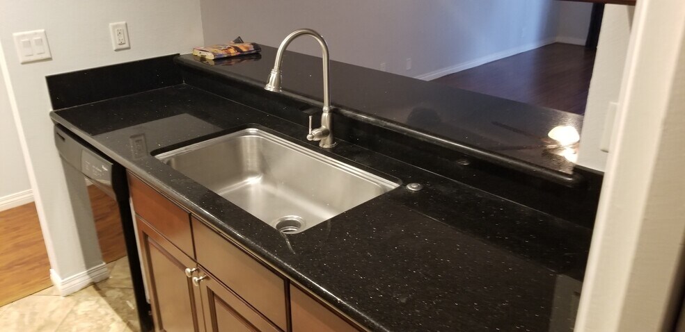 Building Photo - 380 E Surfside Dr