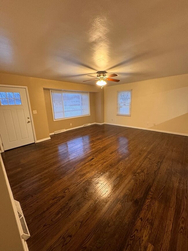 Building Photo - 311 Ventura Dr