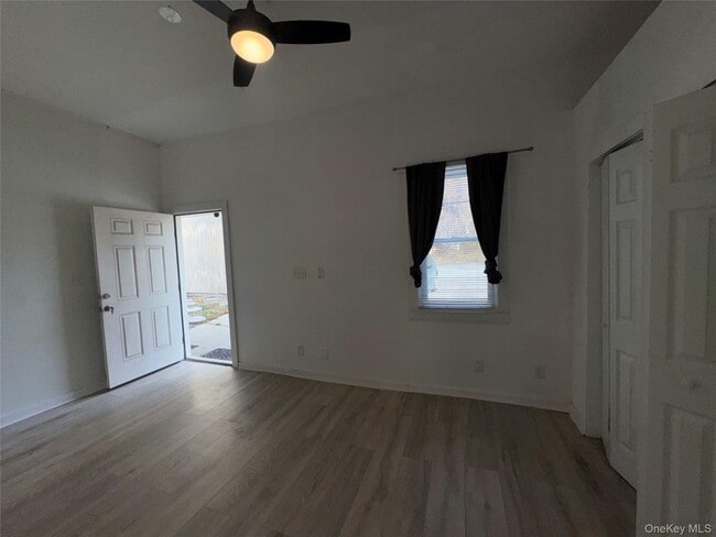 Building Photo - 88 Main St