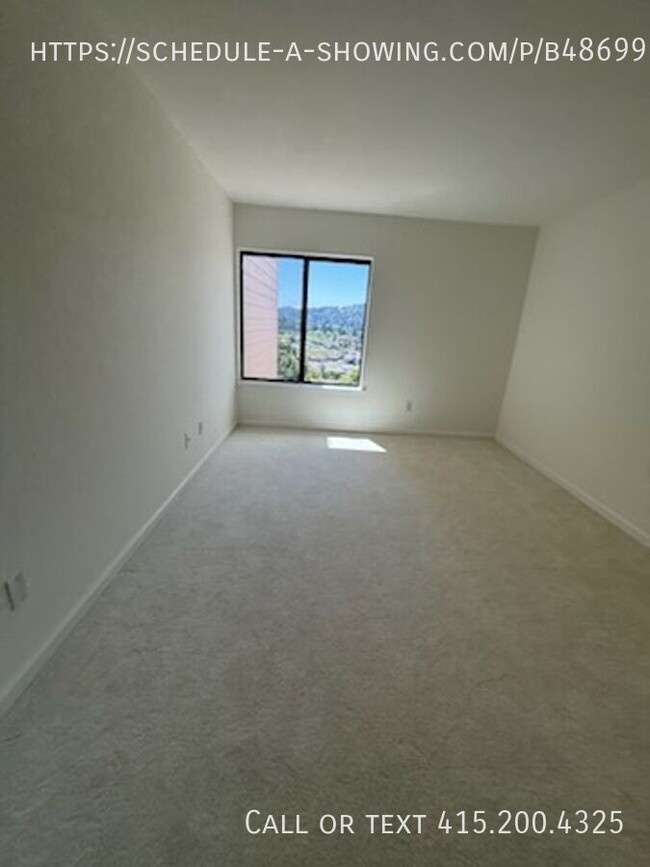 Building Photo - 727 Via Casitas-