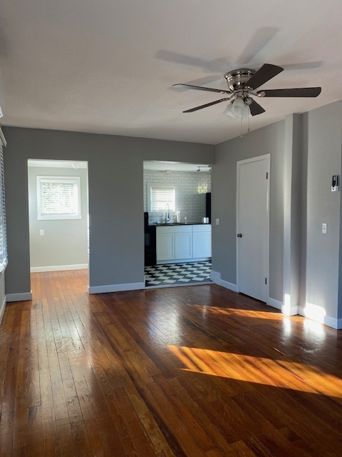 Building Photo - Adorable studio above garage! $1,150/month