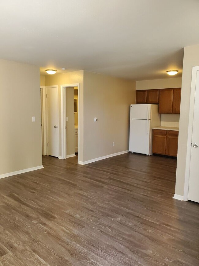 Building Photo - Garfield713 (MK-KS)