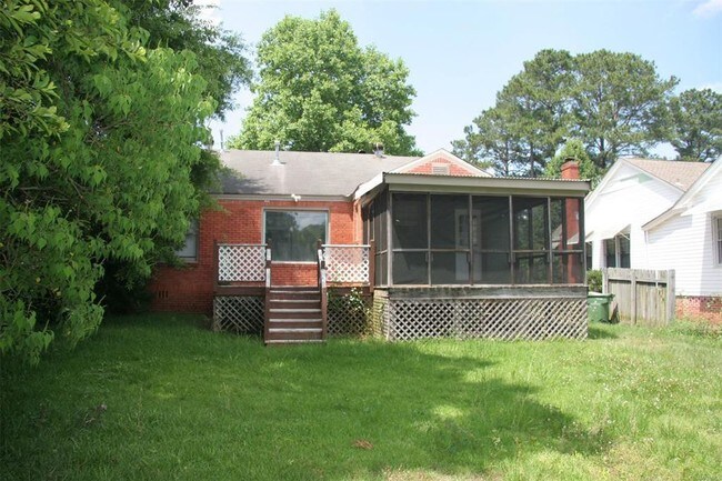 Building Photo - 2726 Windsor Ave