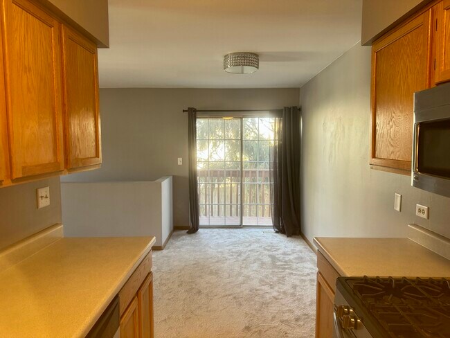 Building Photo - 1236 Sandhurst Ln