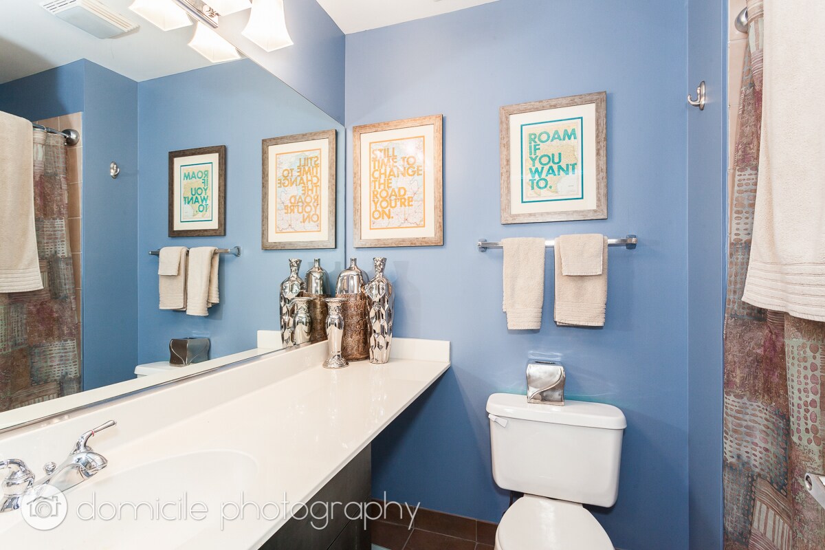 Building Photo - 1735 W Diversey Pky