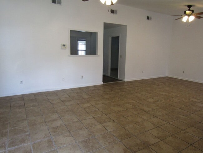 Building Photo - 1087 Desert Shield St