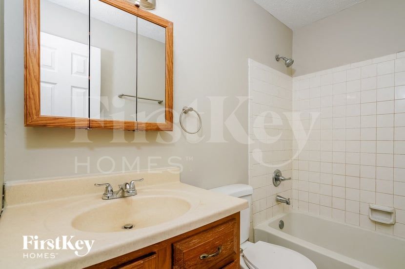 Building Photo - 2804 Grassy Creek Dr