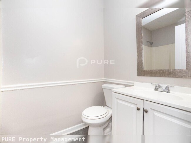 Building Photo - Price Drop Alert!   Rental Specials Available! Neal Avenue Home!  Available Now