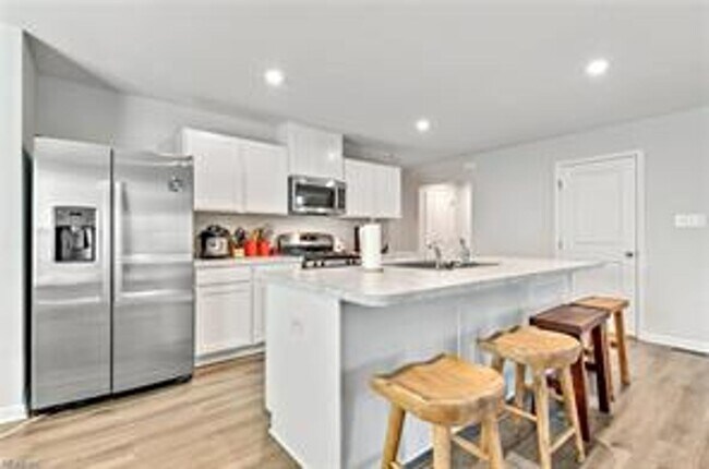 Building Photo - Call Sabrina Thomas at 757-767-0767 for more information