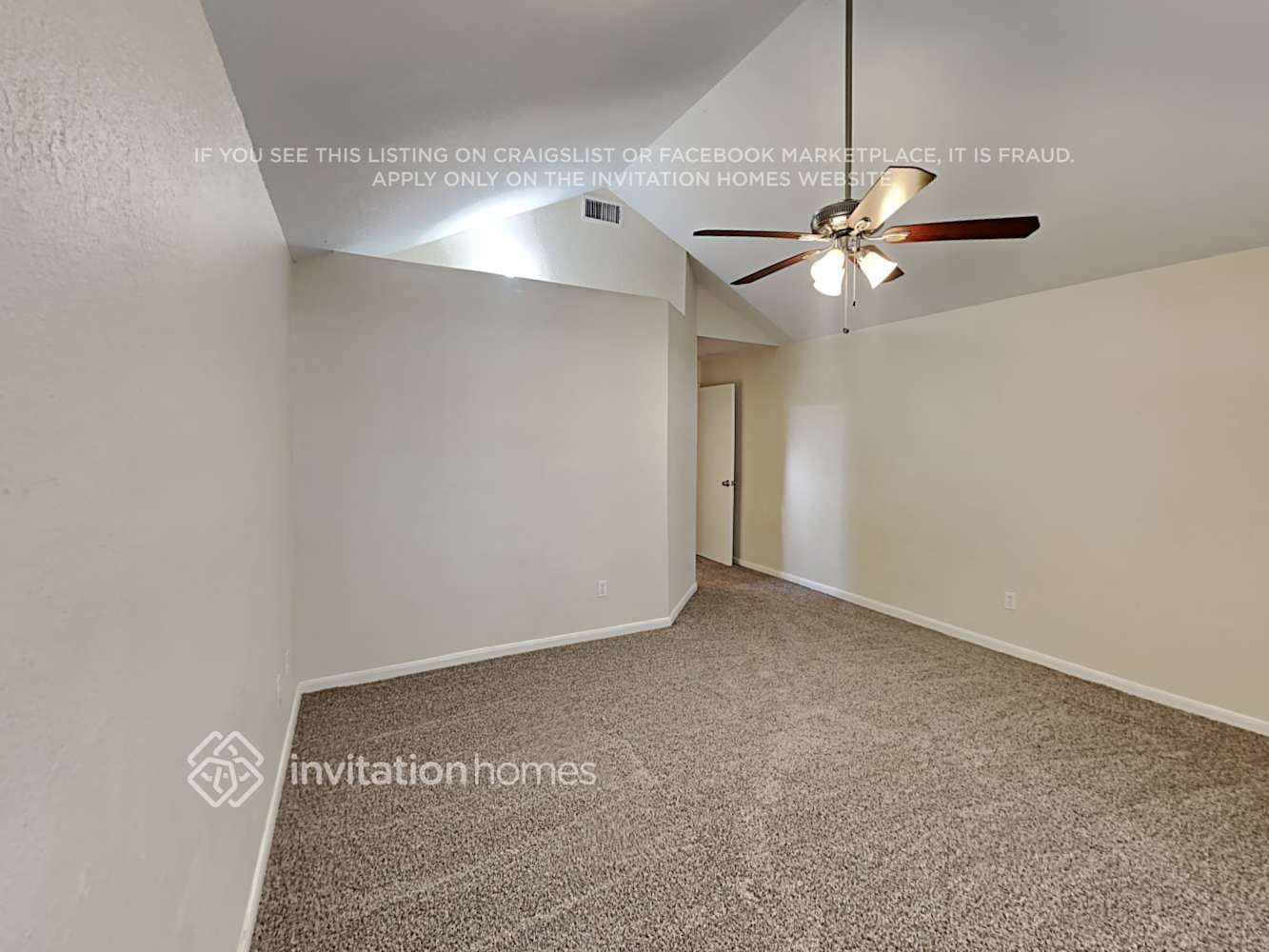 Building Photo - 19607 Lake Hollow Ln