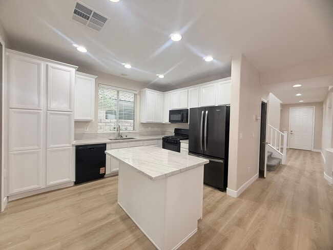 Building Photo - 11904 Amistoso Ln